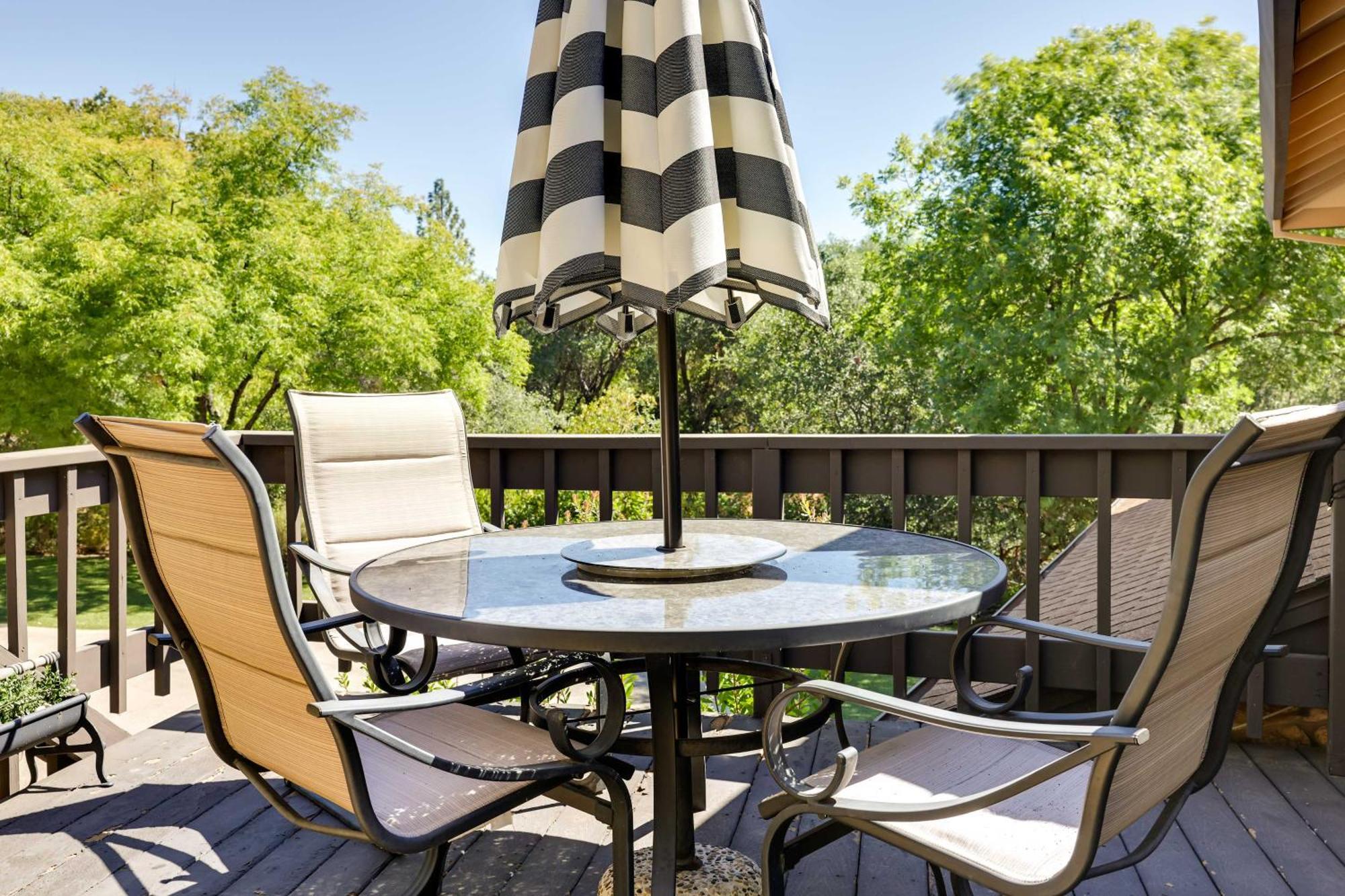 Hideaway Garden, Balcony, And Scenic View! Casa vacanze